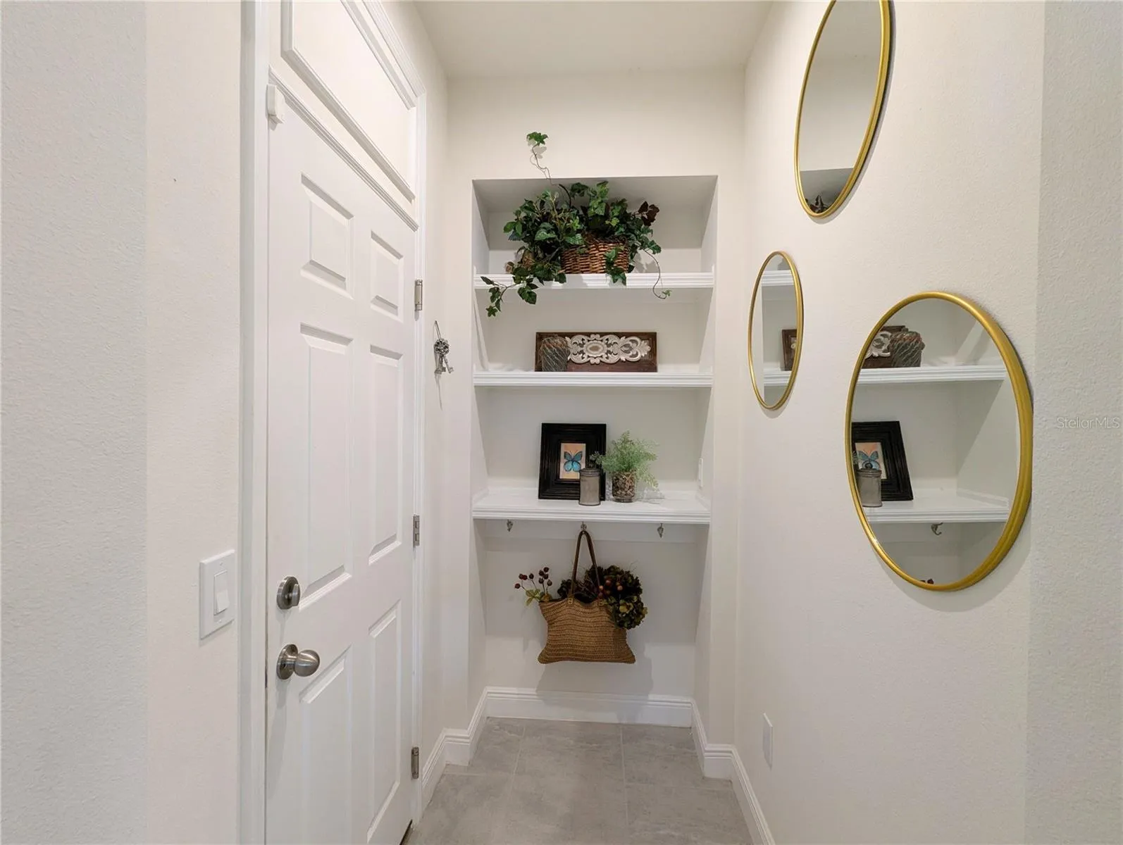 Cute mudroom area off garage