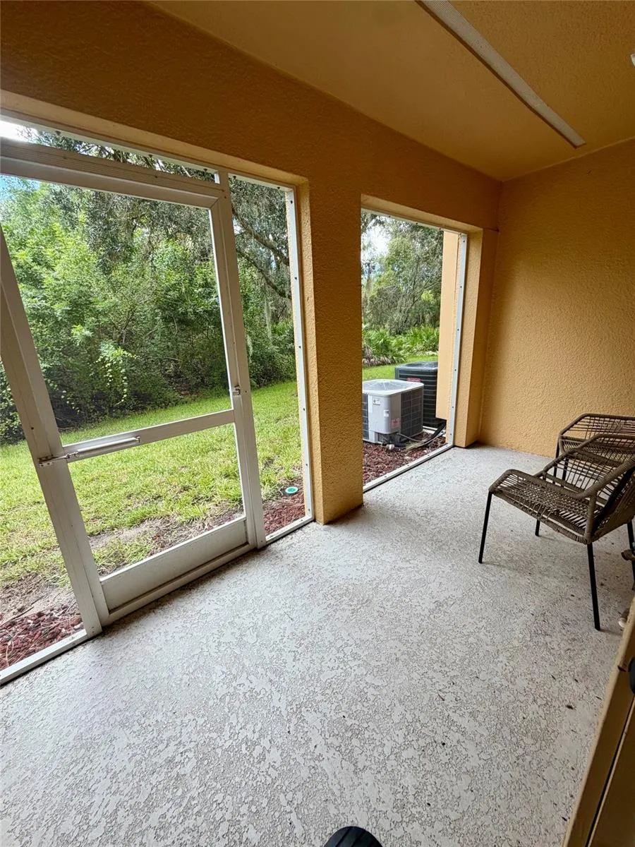 1ST FLOOR SCREENED LANAI