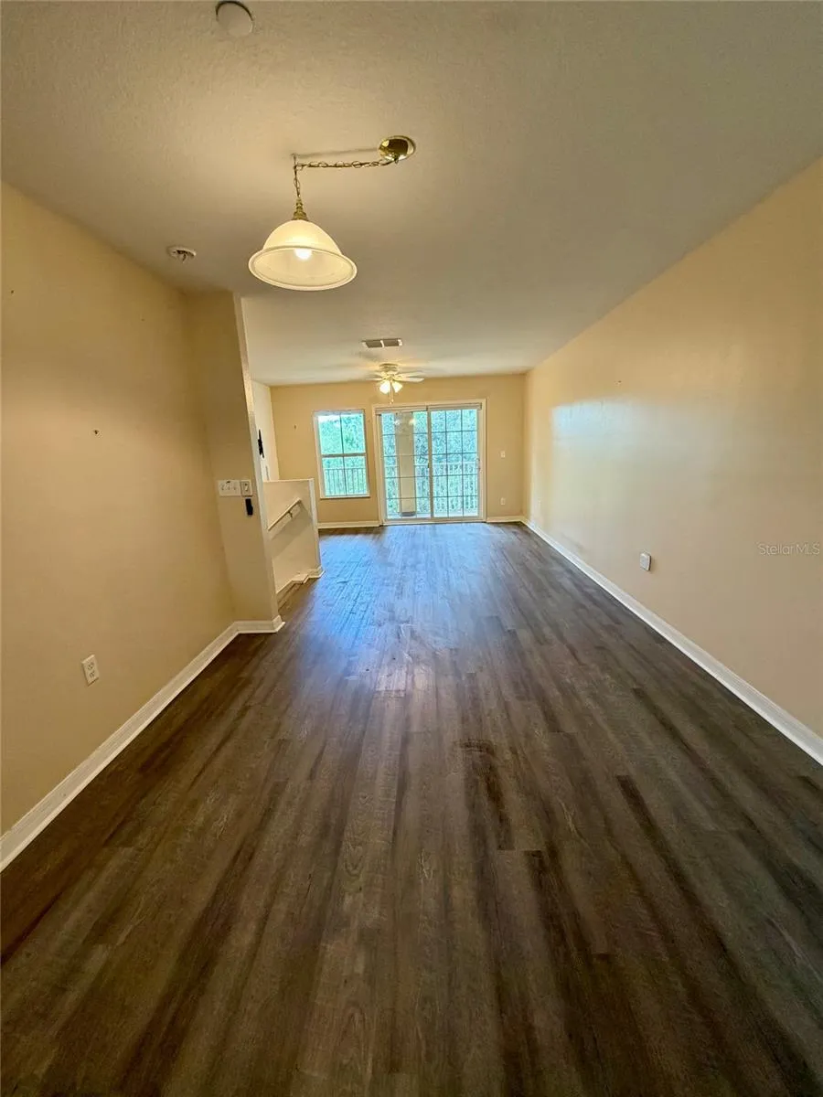 DINING/LIVING ROOM