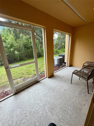 1ST FLOOR SCREENED LANAI