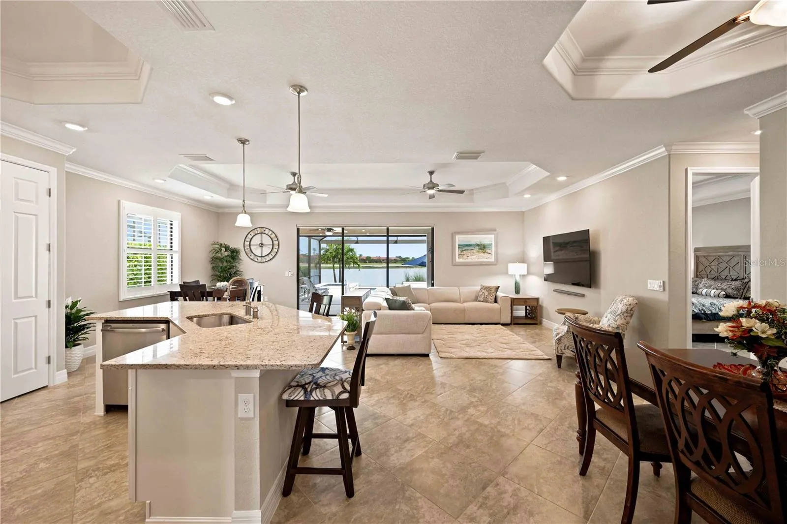 kitchen/dining/living