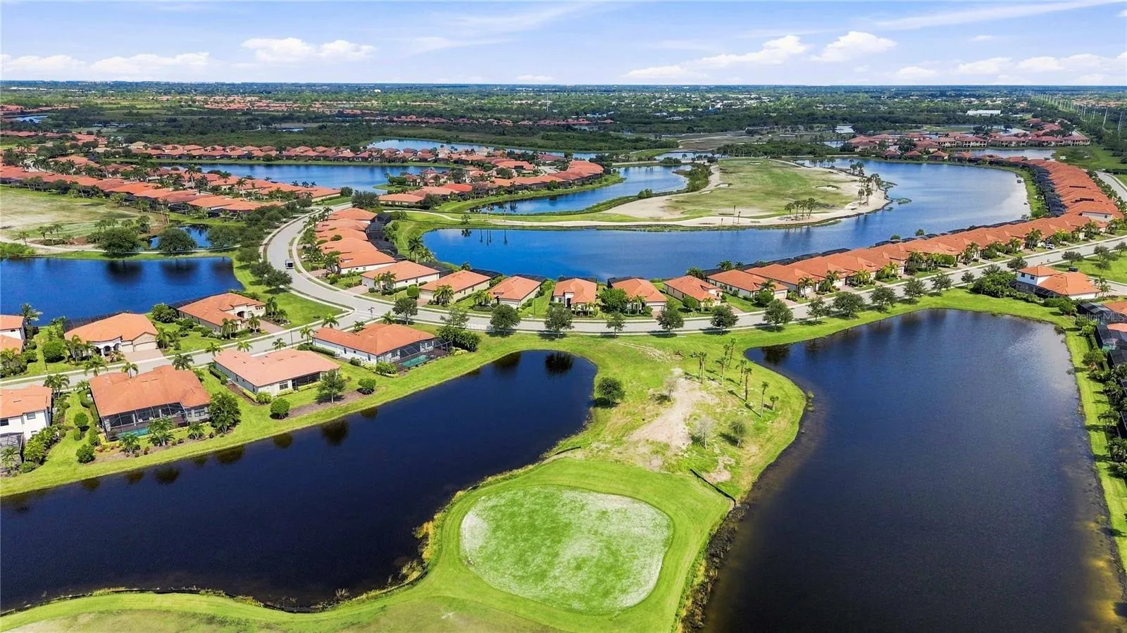 Aerial of Waverly Circle and the course
