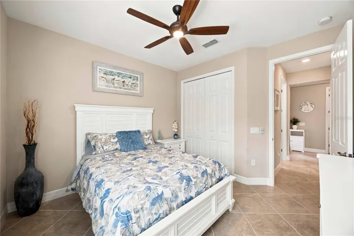 Guest bedroom