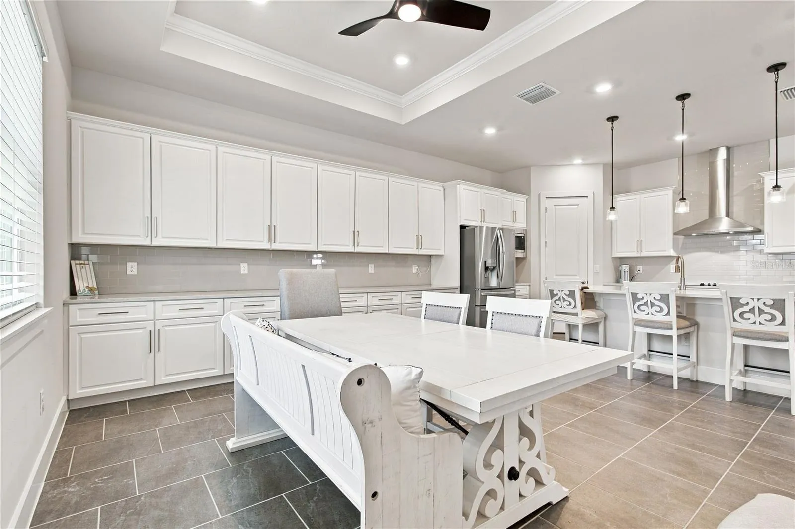 8699 Ivy Stark Blvd - Dining