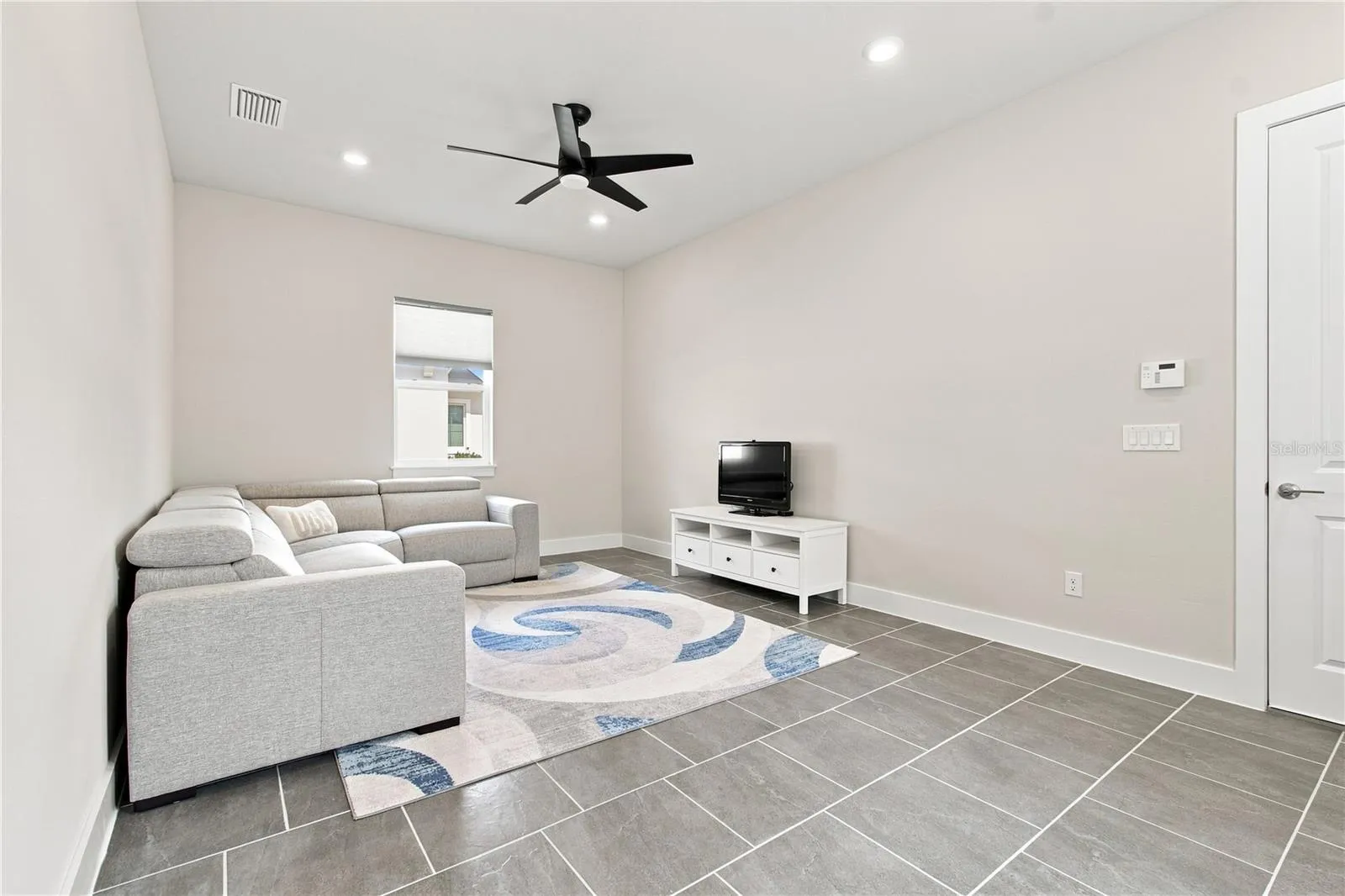 8699 Ivy Stark Blvd - In Law Suite Living