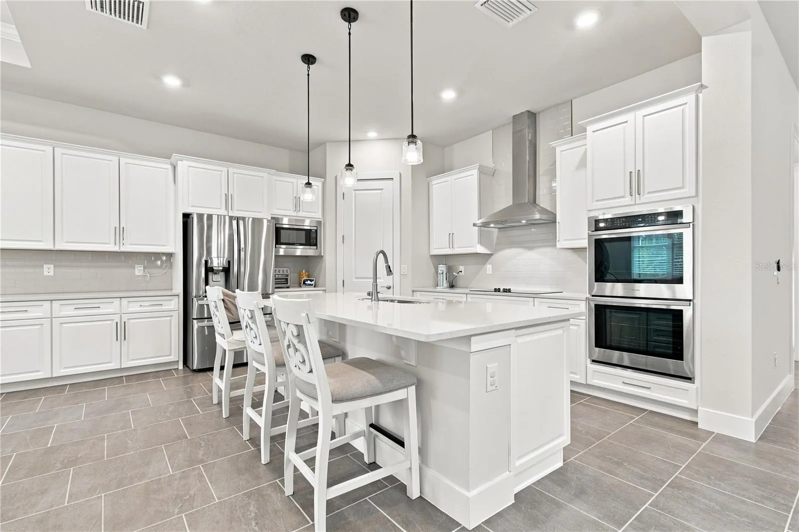 8699 Ivy Stark Blvd - Kitchen