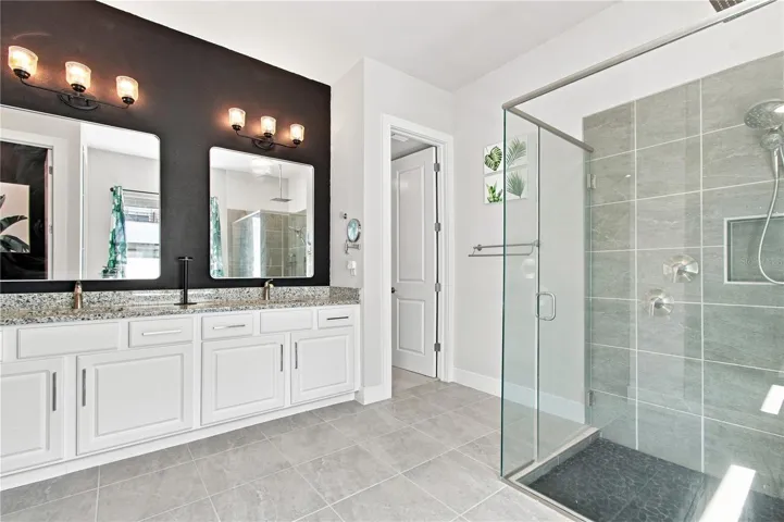 8699 Ivy Stark Blvd - Primary Bathroom