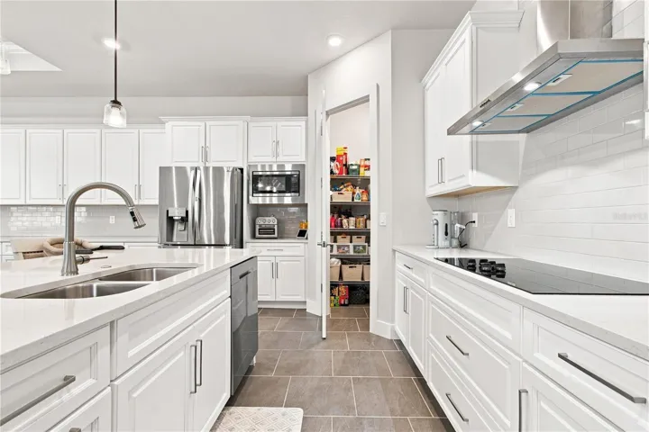 8699 Ivy Stark Blvd - Kitchen