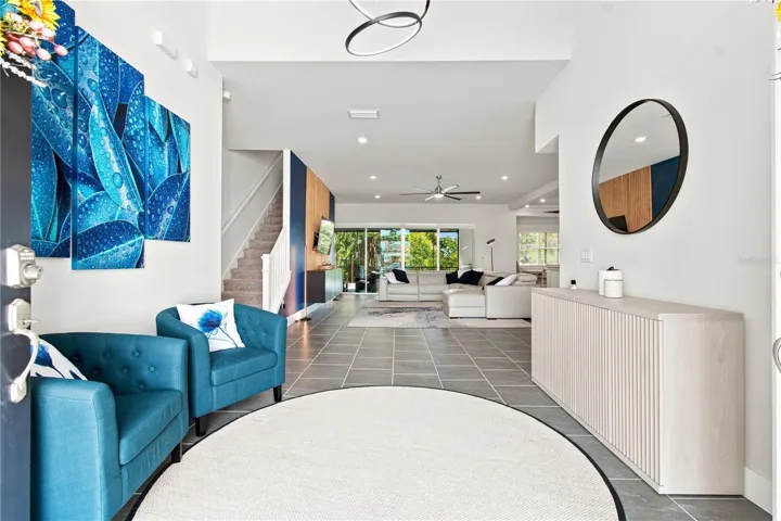 8699 Ivy Stark Blvd - Entryway