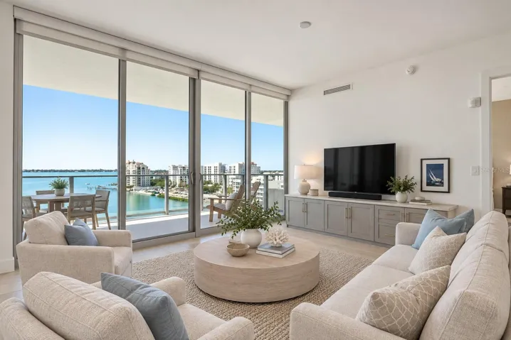Virtually Stage- Living Room Southern Views