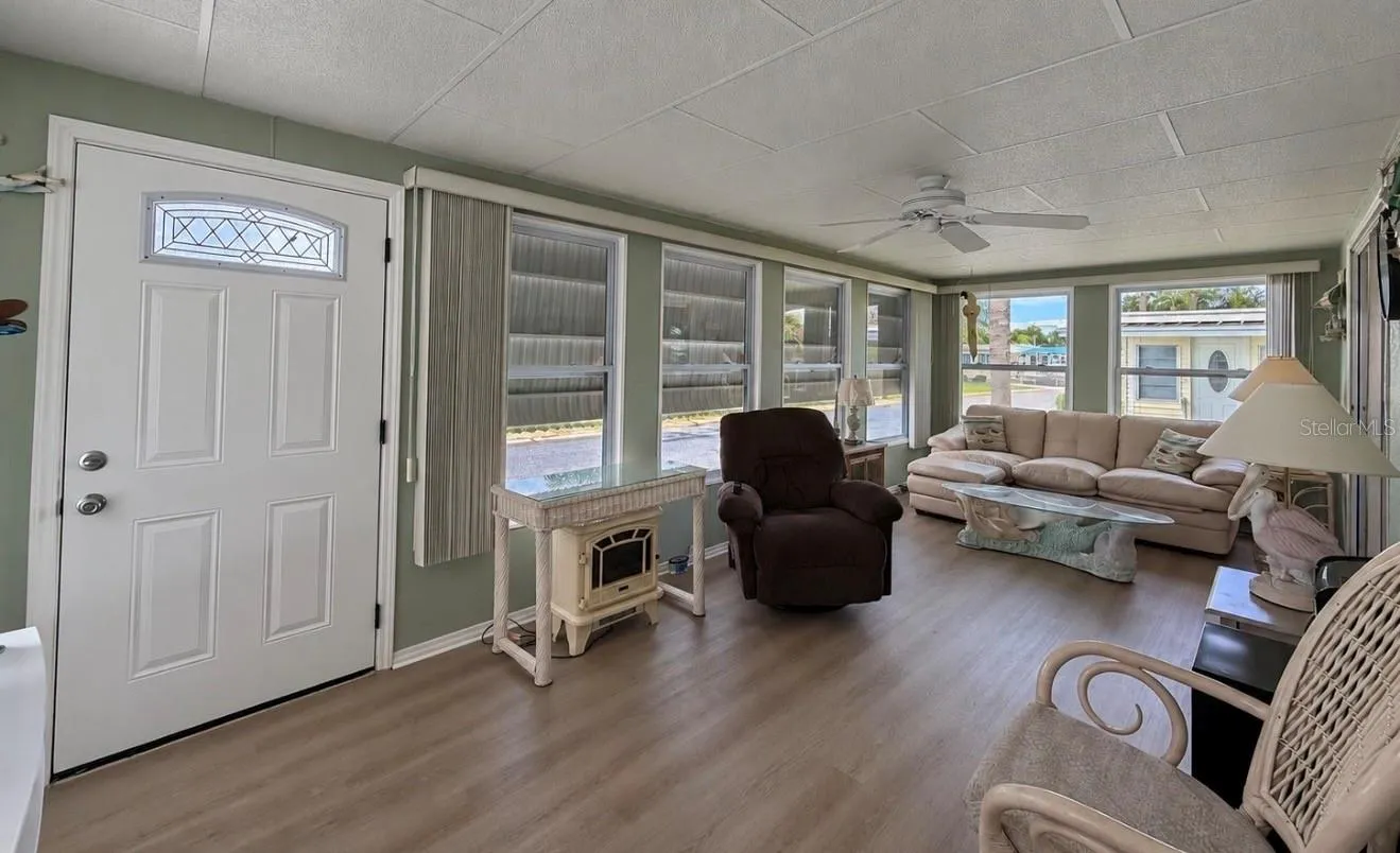 Front Florida room