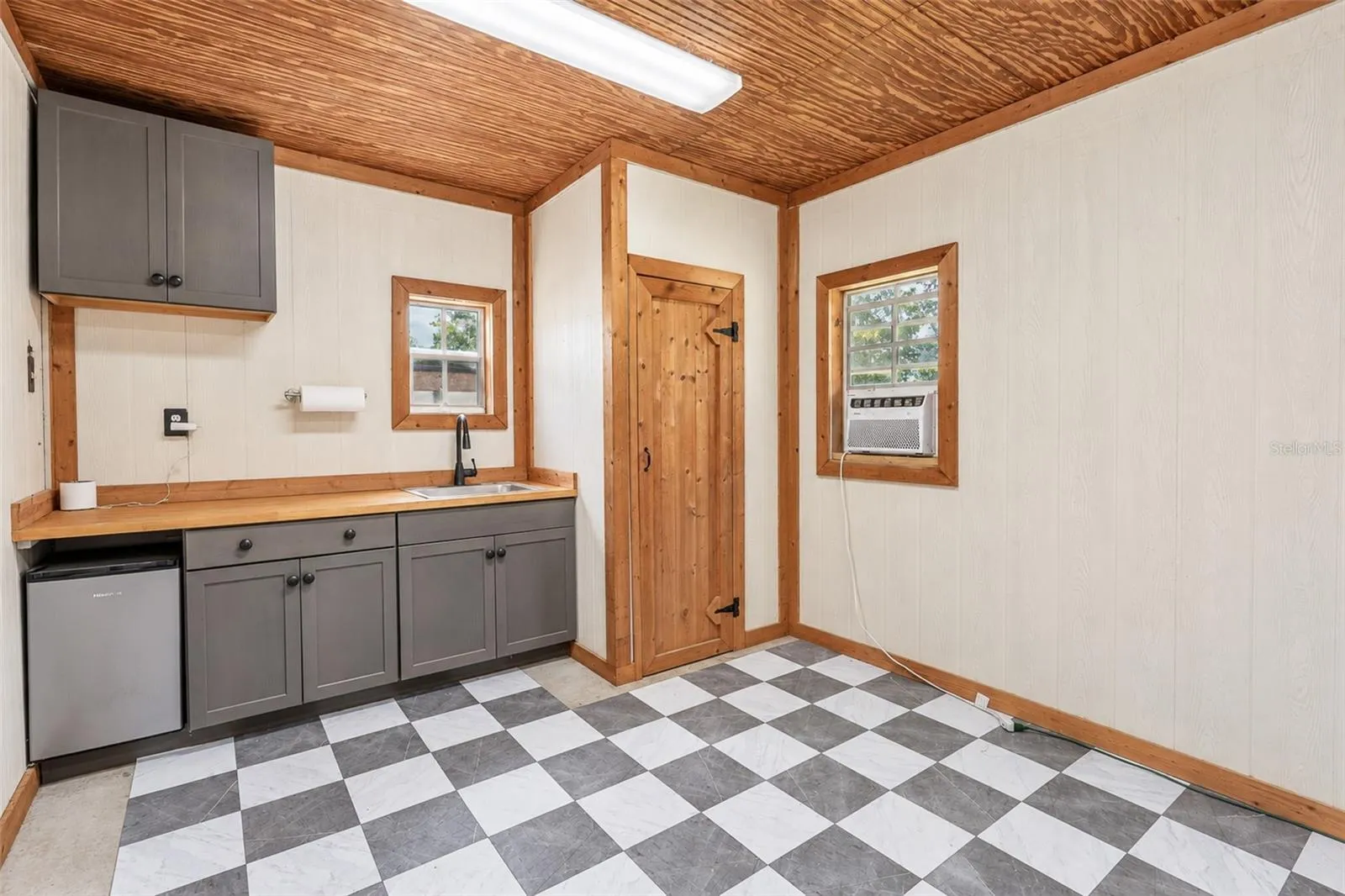 Tack Room w/Half Bath