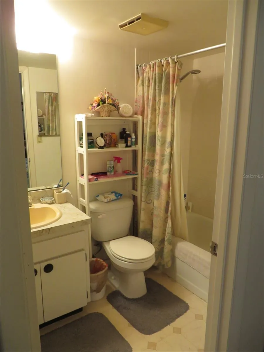 Main bathroom