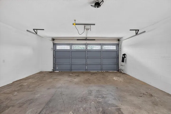 Oversized 2 car garage