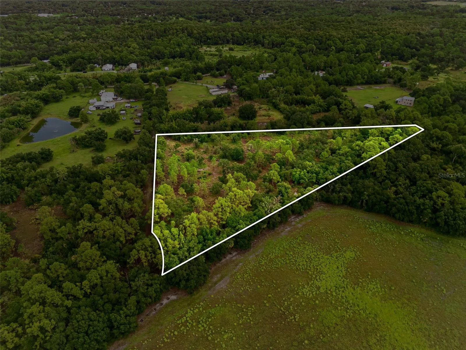 Electric cana be run from the power located behind the property
