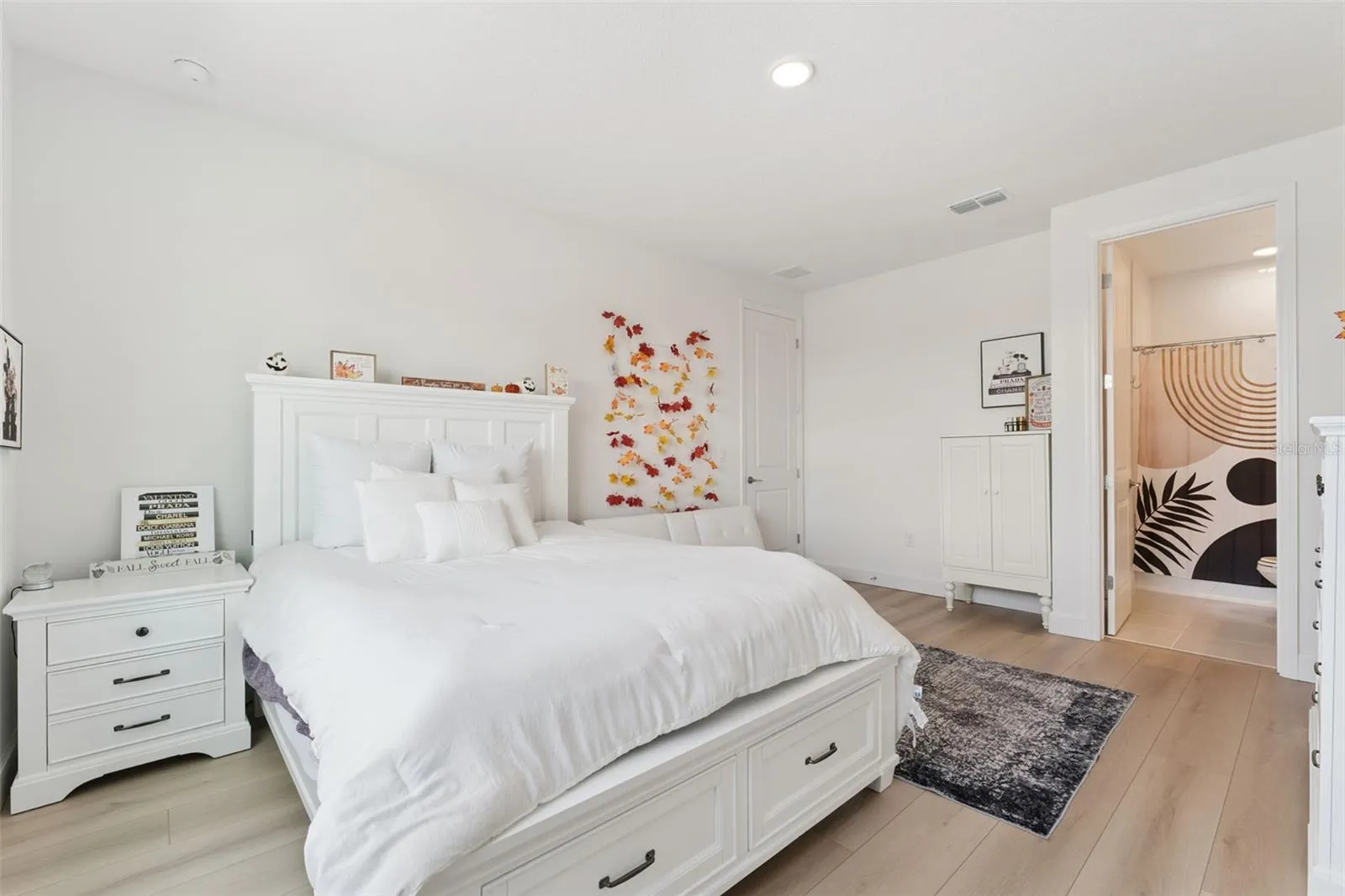 Upstairs Bedroom 1 w Private Ensuite