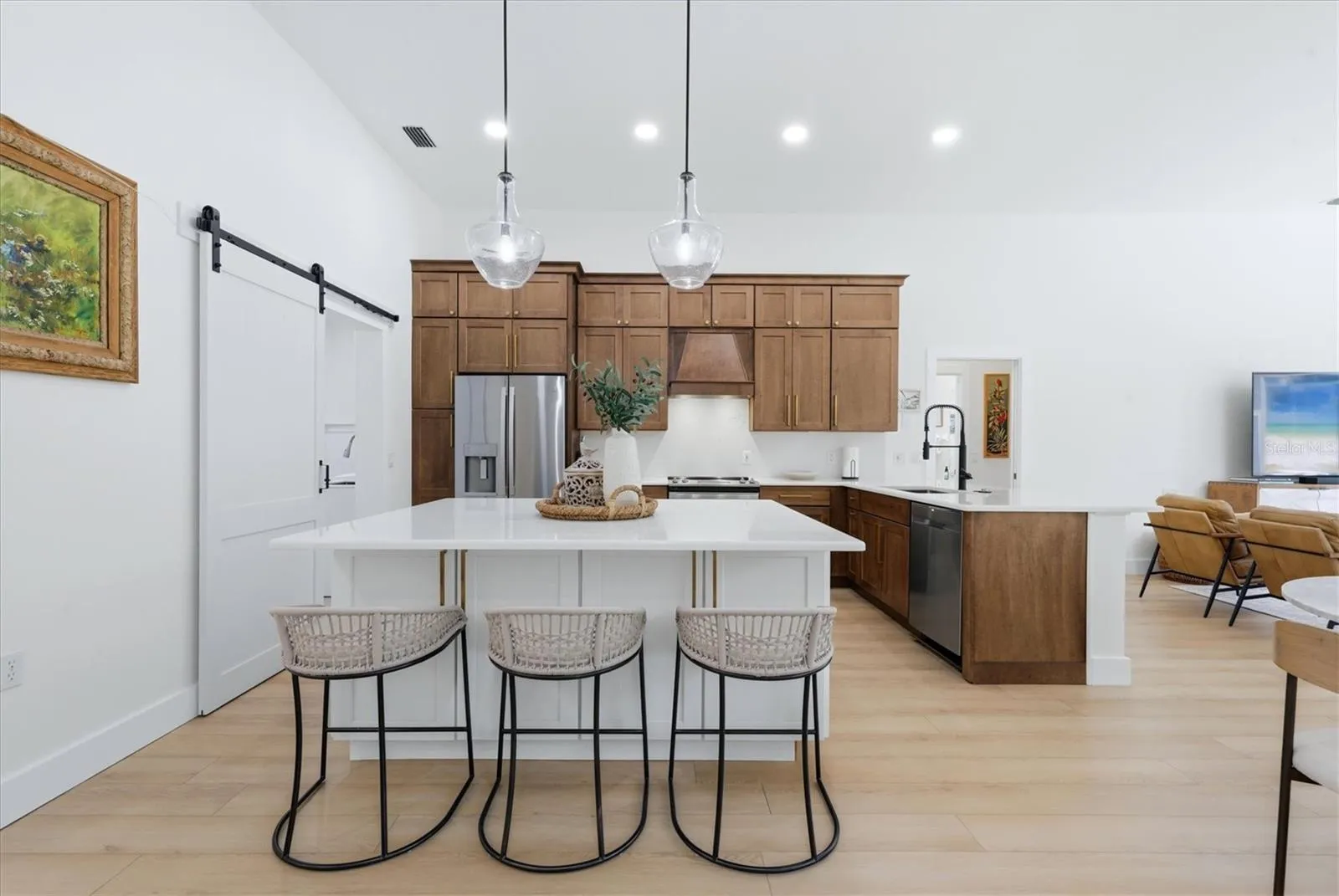Kitchen with breakfast bar.