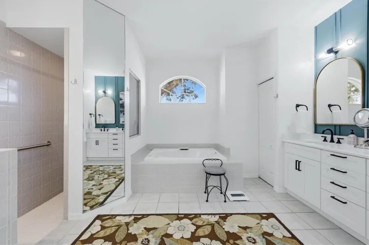 Primary bath