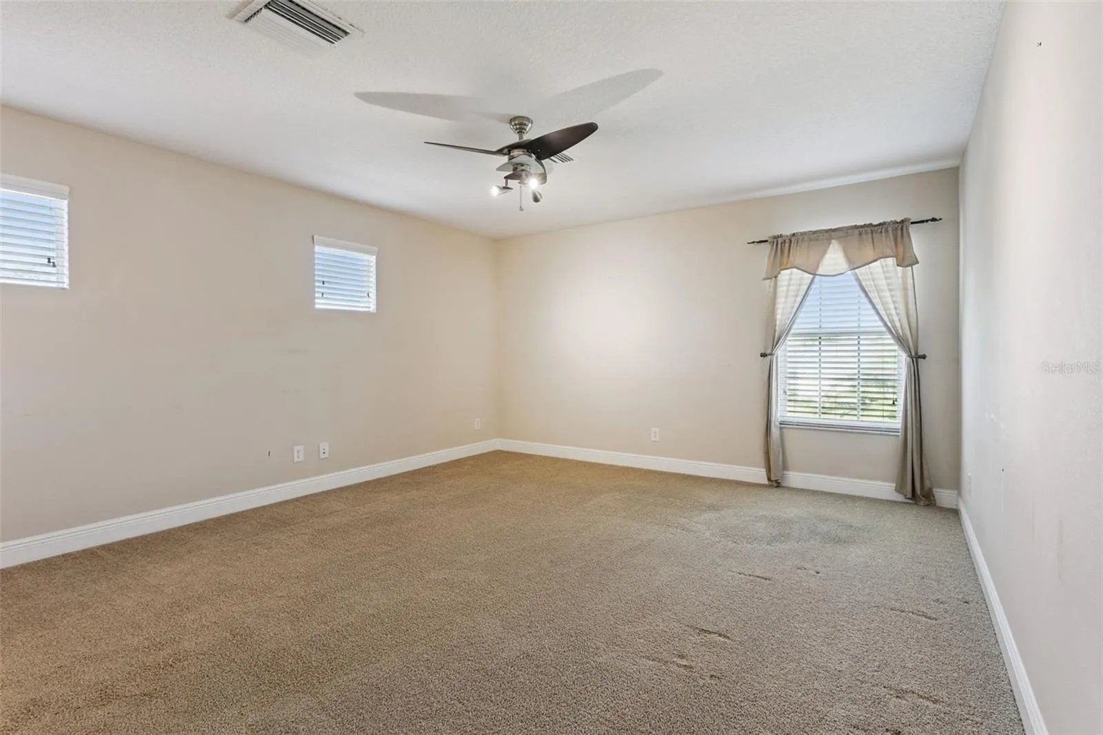 Upstairs 5th bedroom or bonus room
