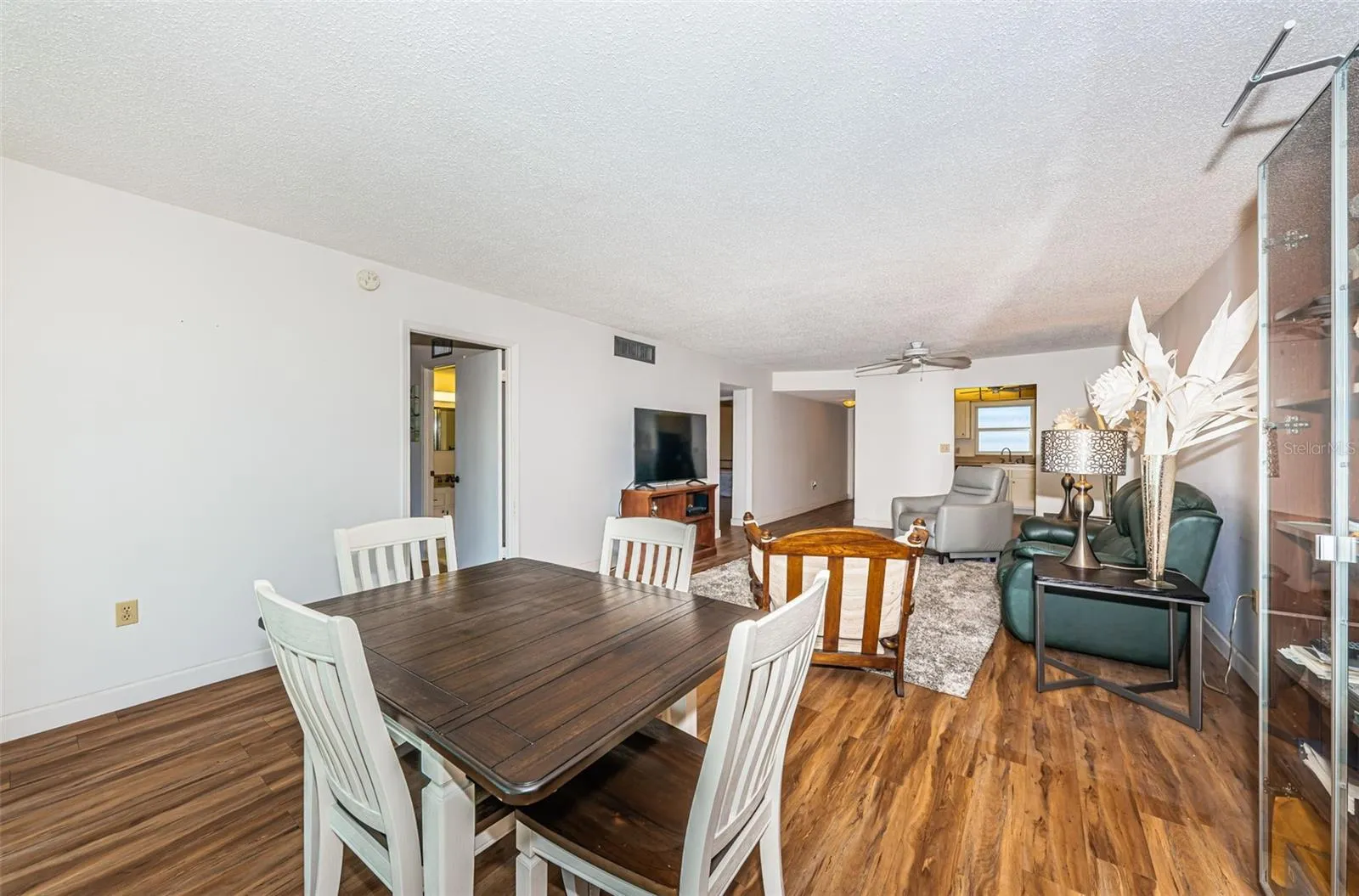 Dining / Living area forming a Grand Salon