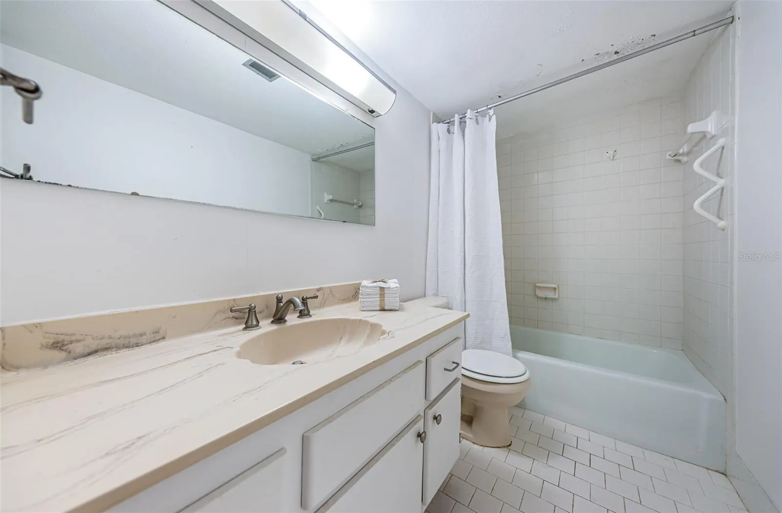 Second Full Bathroom