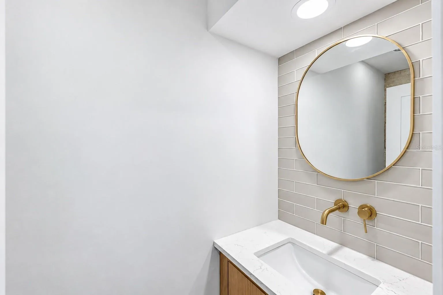 Powder bath