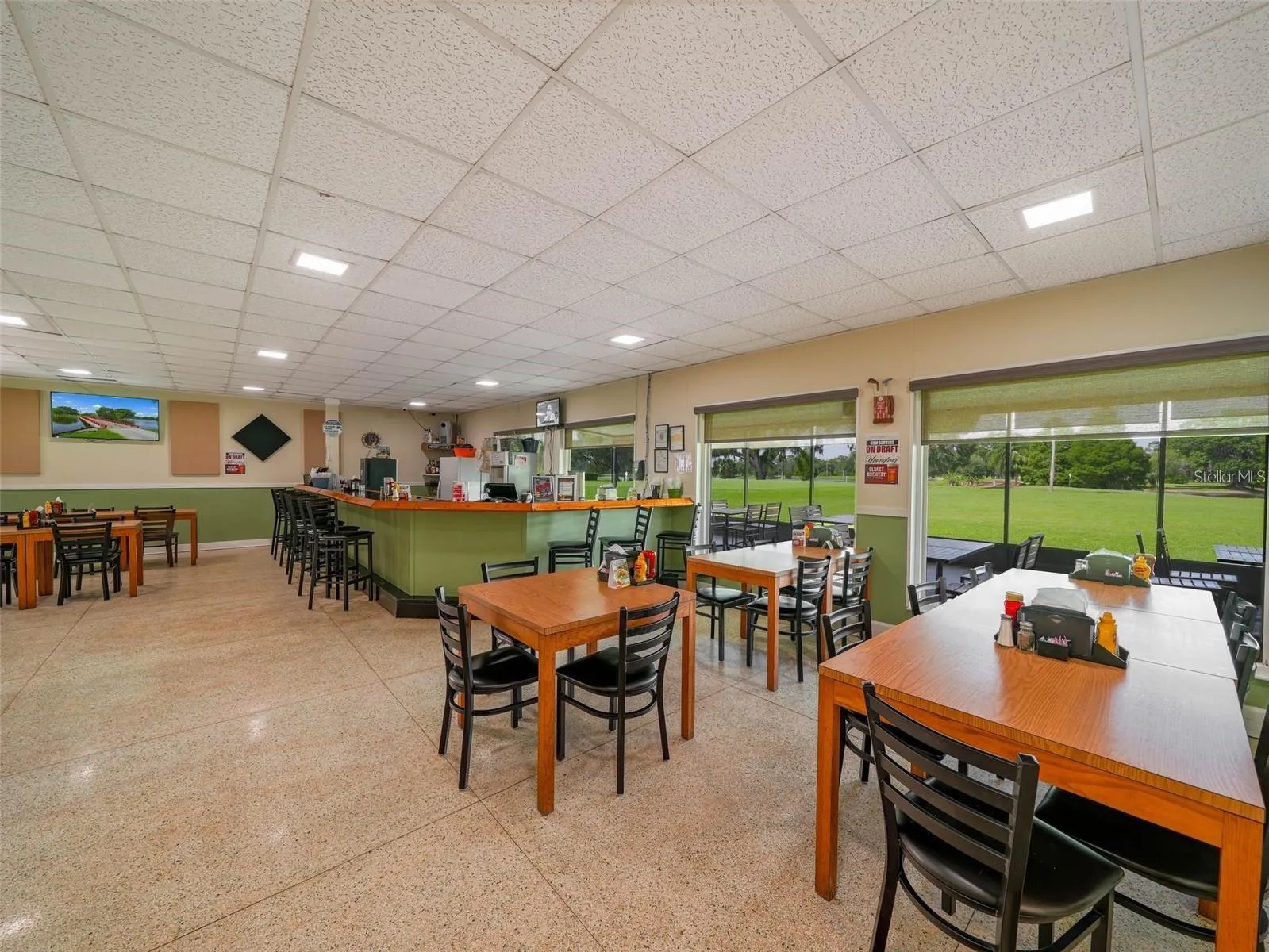 CLUB HOUSE