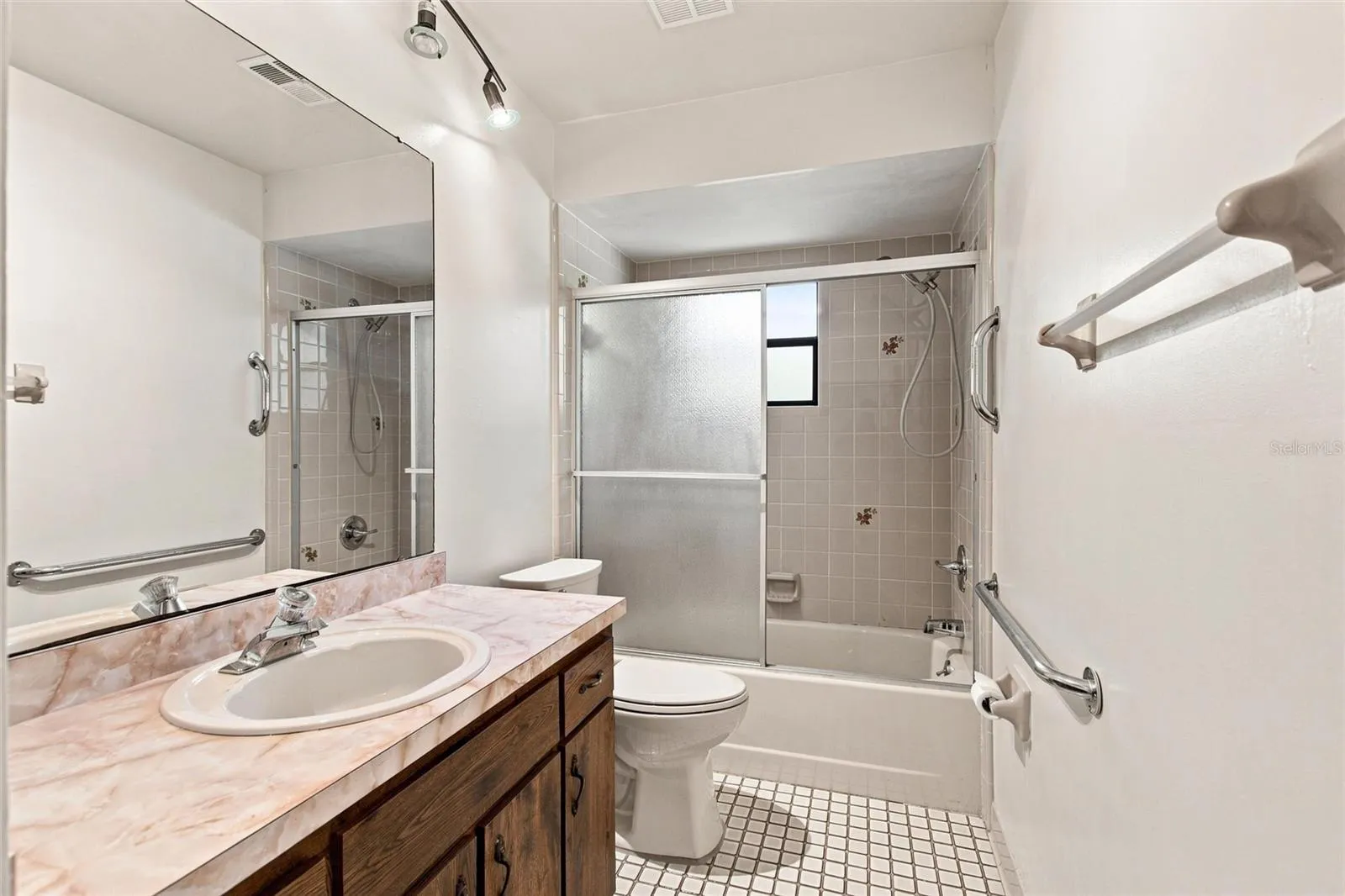 SECOND GUEST BATH