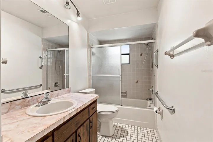SECOND GUEST BATH