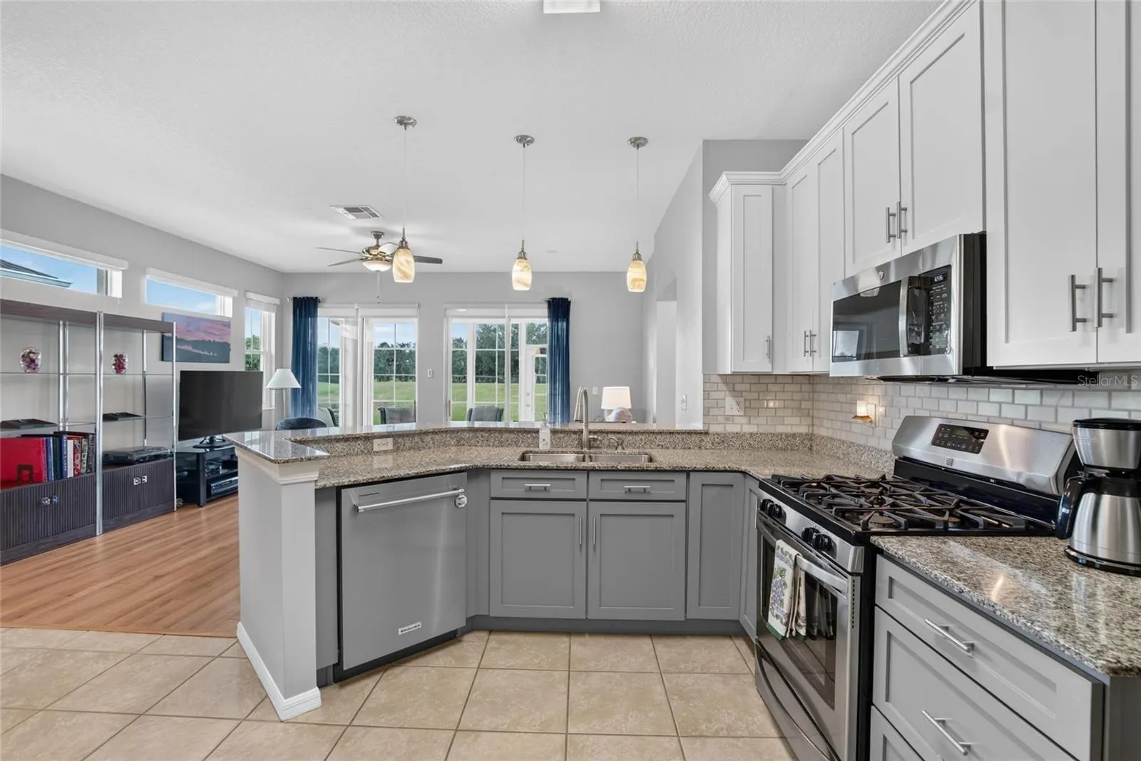 5 Open Living &amp; Dining Areas