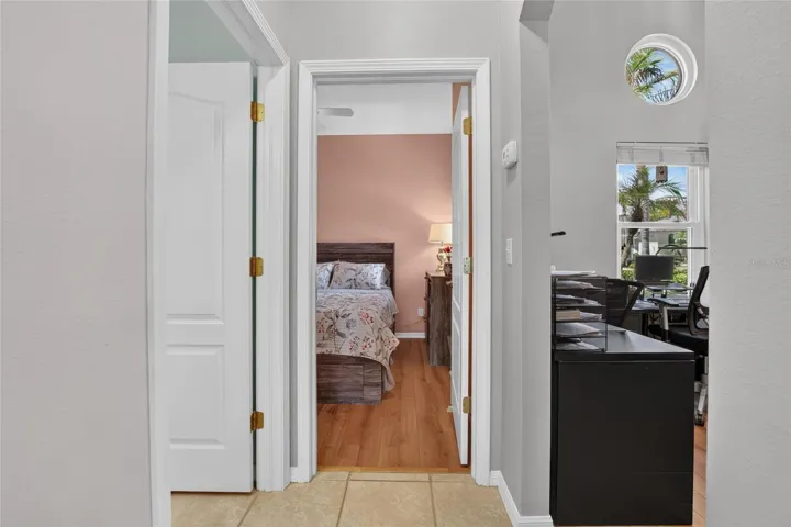 20. Split floor plan for privacy