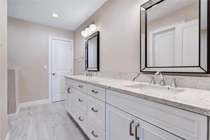 ensuite bathroom 1