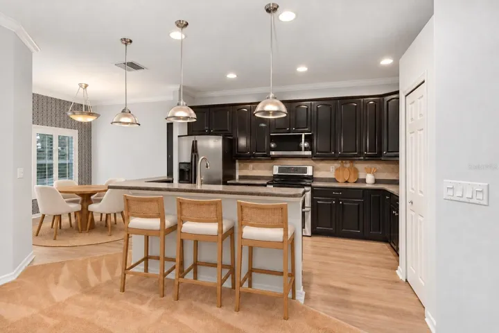 Kitchen with eat in breakfast nook