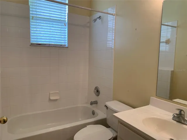 SECONDARY FULL BATH