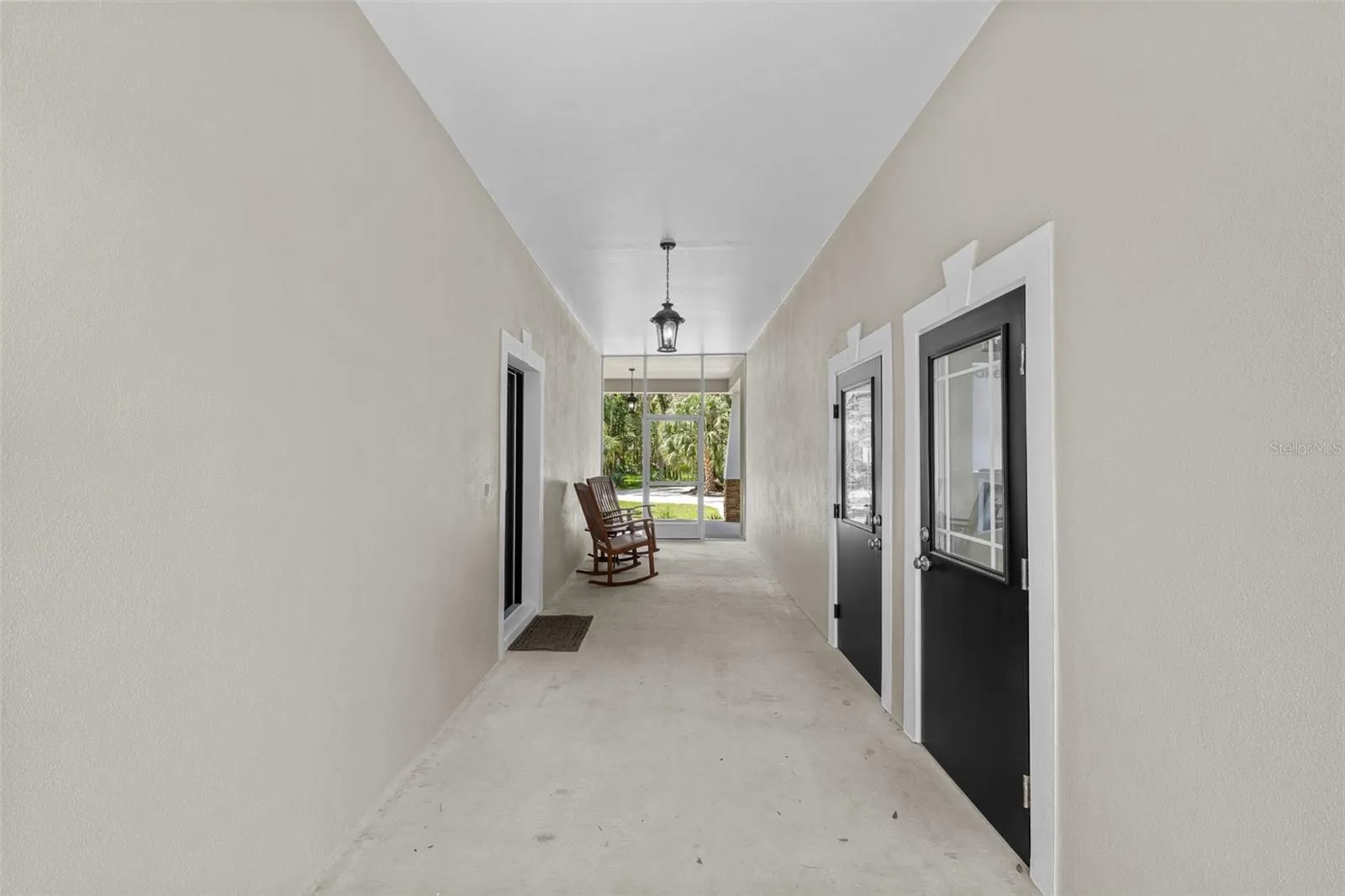4-Car Garage Breezeway