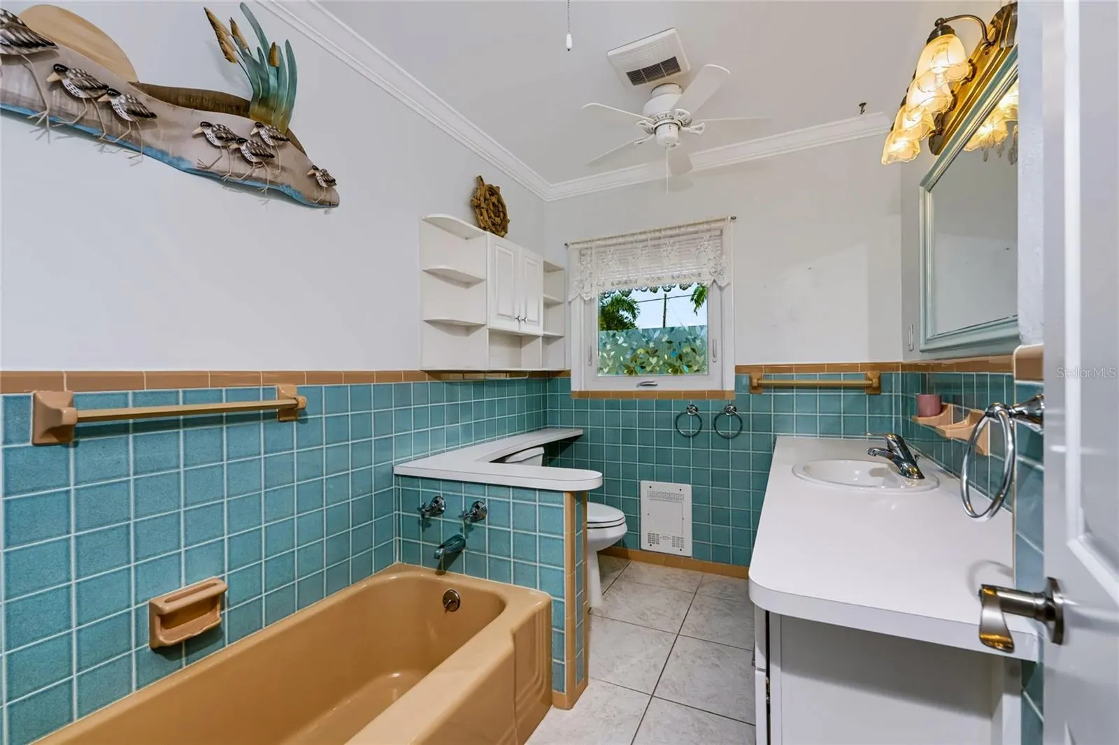 PRIMARY BATHROOM TUB