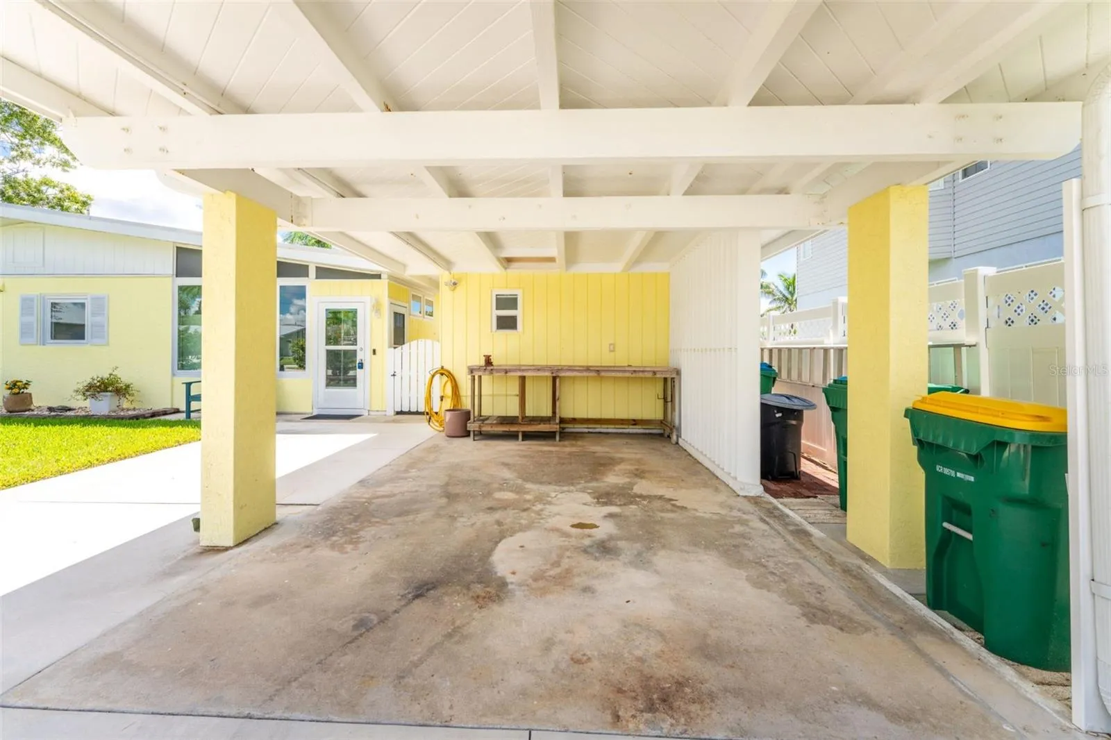 CARPORT