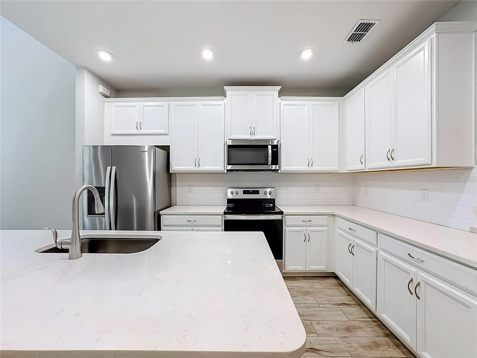 Plenty of counter and cabinet space