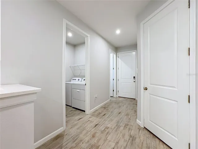 Foyer/Laudndry Room