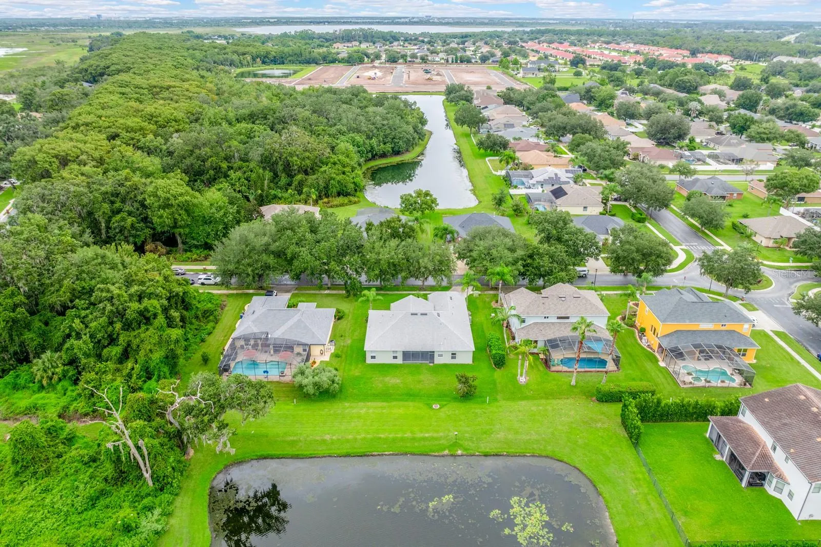 Premium pond lot.