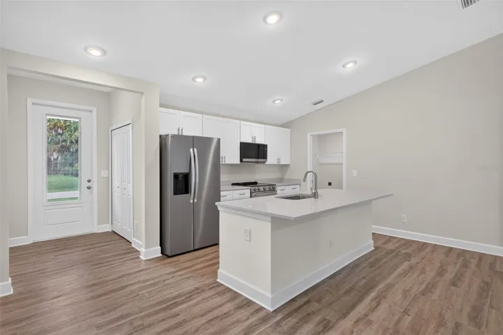 Refrig, Microwave & dishwasher included