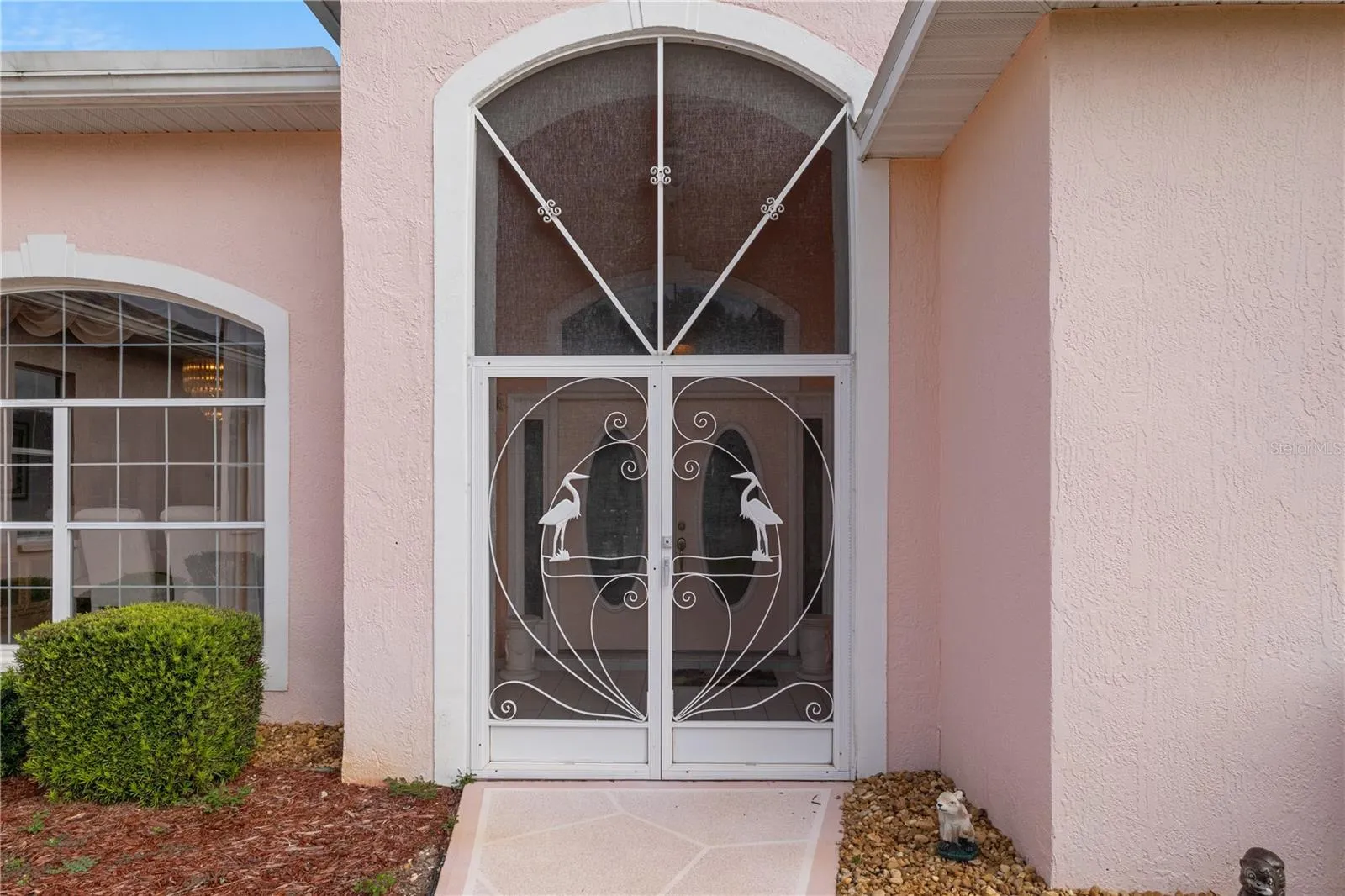 SCREENED IN ENTRANCE