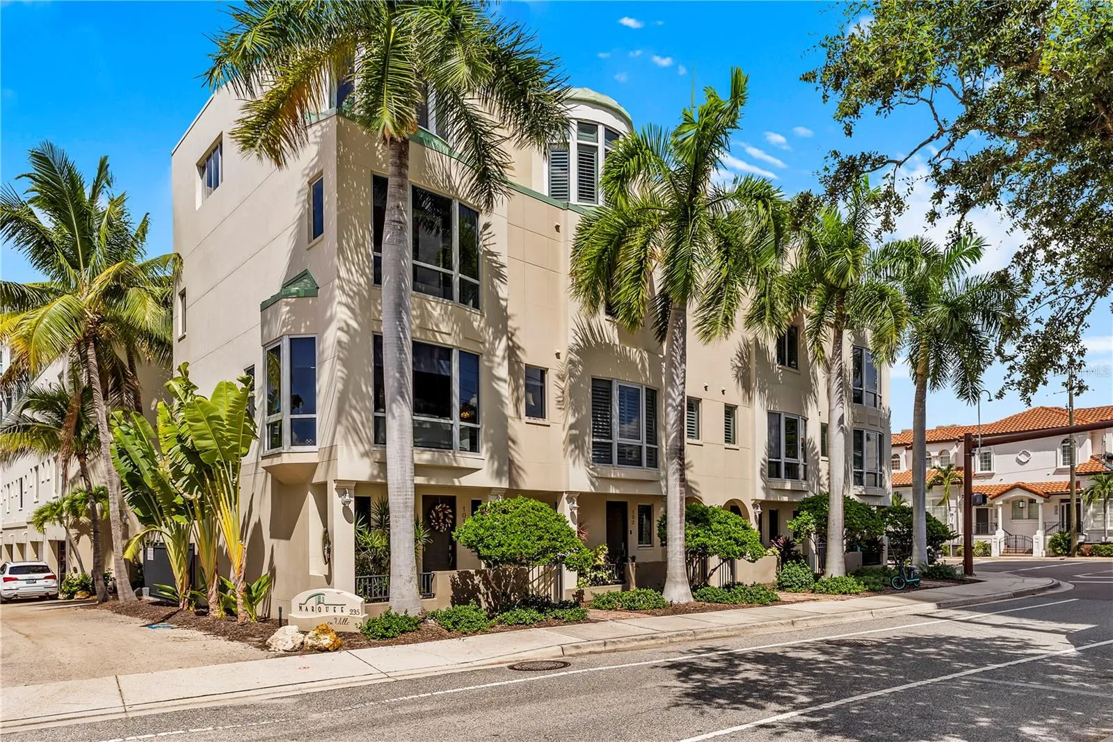 End Unit 4 Level townhome
