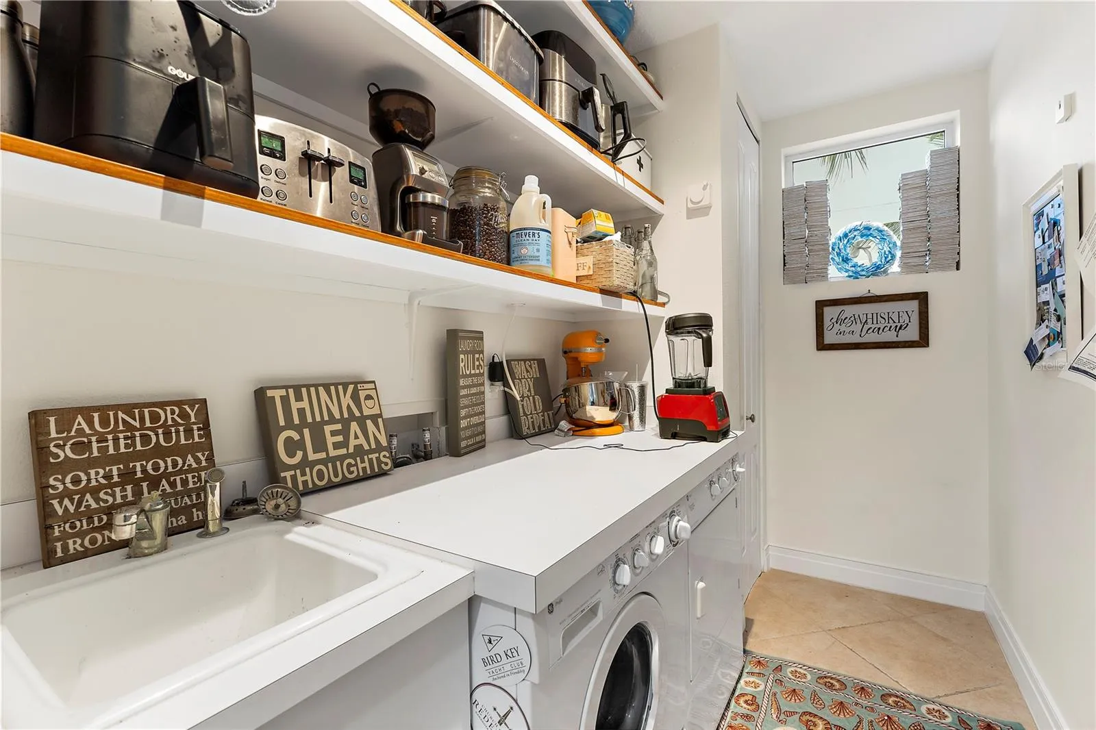 laundry Room with sink (2nd floor)