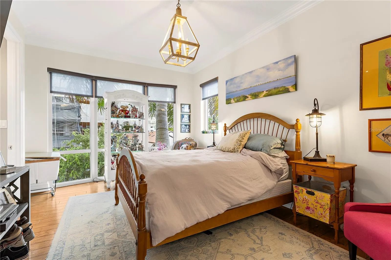Owner bedroom (2nd floor)