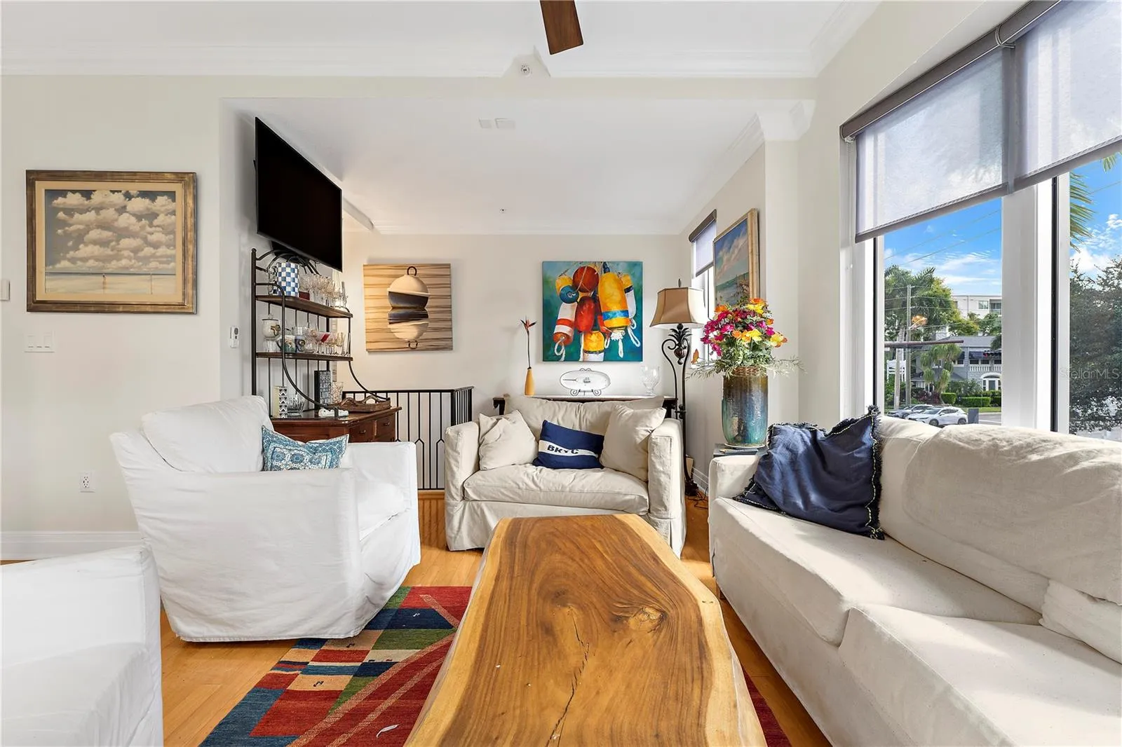 Living Room (2nd floor)