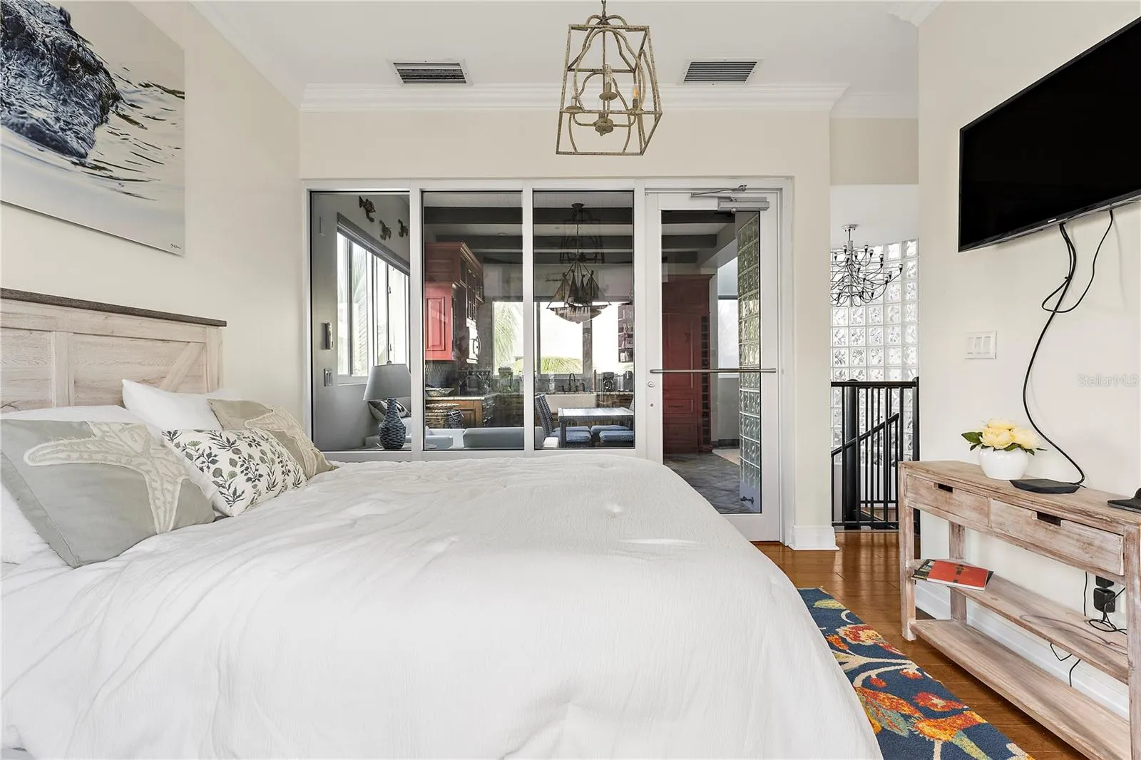 4th floor Guest bed 3/ Bonus space