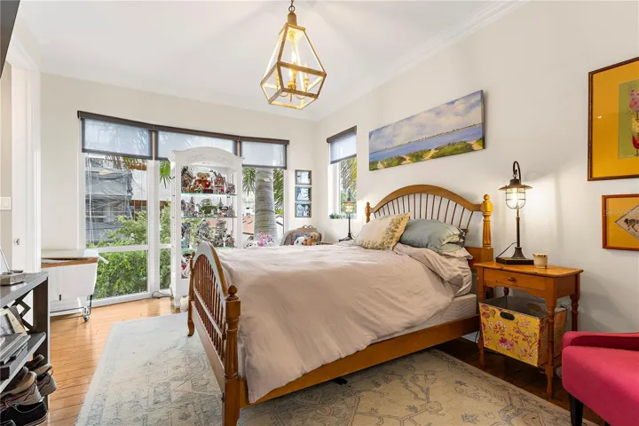 Owner bedroom (2nd floor)