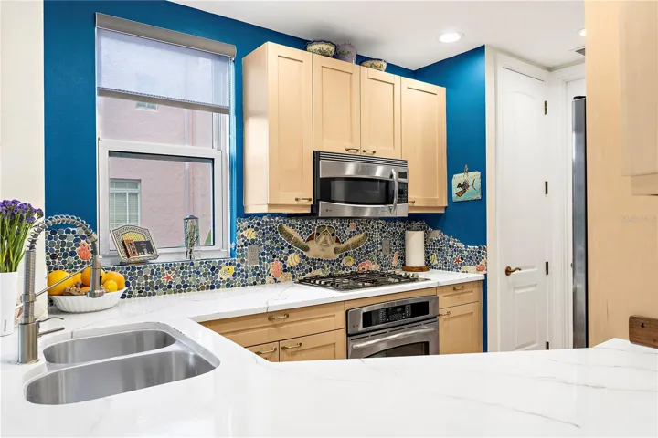 Kitchen (2nd floor)