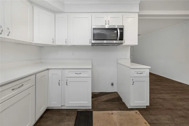 Kitchen - Right View